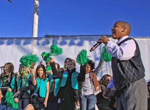 Girl Scouts and XX help to dedicate the brdige